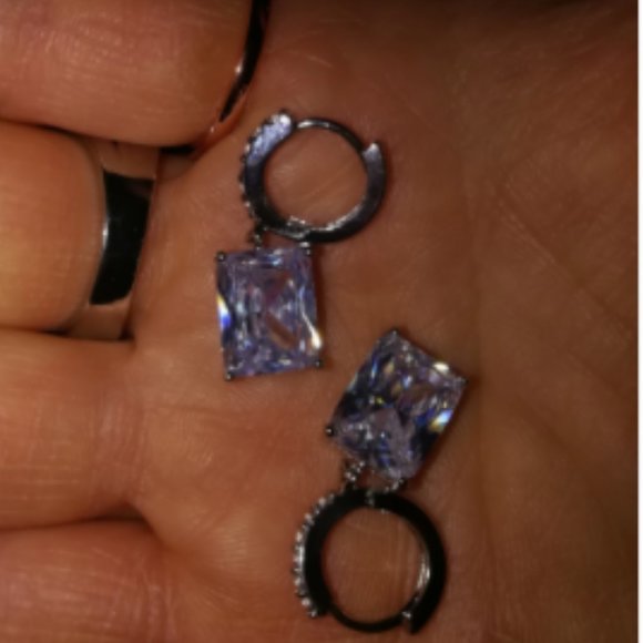 18K WHITE GOLD RADIANT DIAMOND DANGLE EARRINGS - Picture 5 of 6